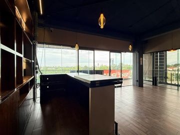 Local comercial en Zavaleta Center, Calzada Zavaleta