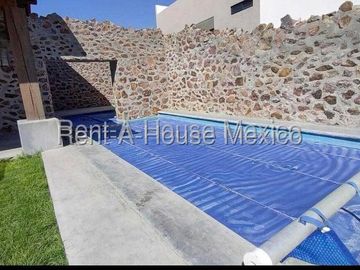Se renta Casa en Zizana con Recámara en PB y Amenidades RAH388