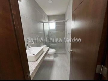 Se renta Casa en Zizana con Recámara en PB y Amenidades RAH388
