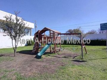 Se renta Casa en Zizana con Recámara en PB y Amenidades RAH388
