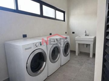 DEPARTAMENTO EJECUTIVO EN RENTA