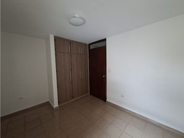 EL CANGREJO / HILTON PARK / 92M / 2 HABITACIONES / 2 BAÑOS / VACIO