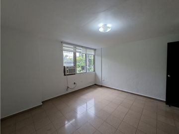 EL CANGREJO / HILTON PARK / 92M / 2 HABITACIONES / 2 BAÑOS / VACIO