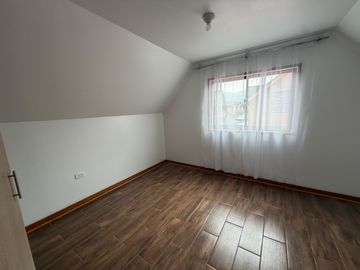 Arriendo casa 3 habitaciones altos del maiten