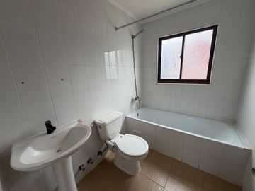 Arriendo casa 3 habitaciones altos del maiten