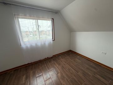 Arriendo casa 3 habitaciones altos del maiten