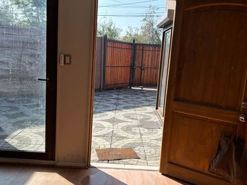 CASA NUEVA COMUNA DE BUIN- DOS PISOS -RAUL S. ENRIQUE.