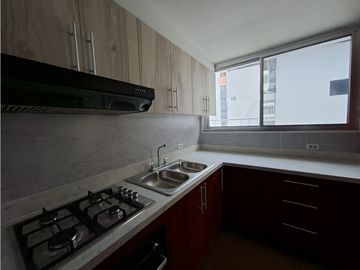 SE ALQUILA ARTAMENTO EL CANGREJO HILTON PARK 92M 2 HABITACIONES VACIO