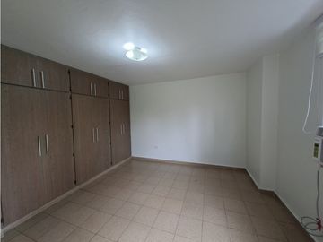 EL CANGREJO / HILTON PARK / 92M / 2 HABITACIONES / 2 BAÑOS / VACIO