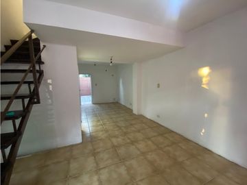 Duplex 3 amb en ALQUILER, Pinto 438 Ituzaingó