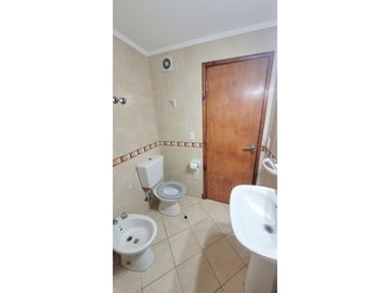 Departamento 2 amb. amplio, externo - Roca y San Juan