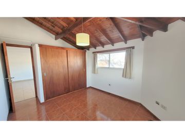 Departamento 2 amb. amplio, externo - Roca y San Juan