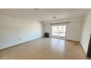 Departamento 2 amb. amplio, externo - Roca y San Juan