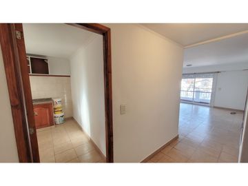 Departamento 2 amb. amplio, externo - Roca y San Juan