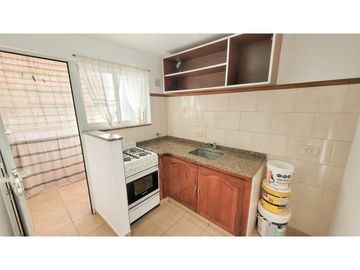 Departamento 2 amb. amplio, externo - Roca y San Juan
