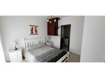 Alq temporario hermoso y amplio depto 2 amb con balcón terraza.