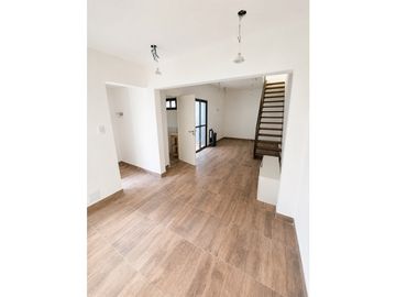 PH 2 amb. c/ patio y terraza- NO ap. crédito- Córdoba y Saavedra