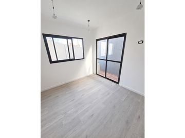 PH 2 amb. c/ patio y terraza- NO ap. crédito- Córdoba y Saavedra