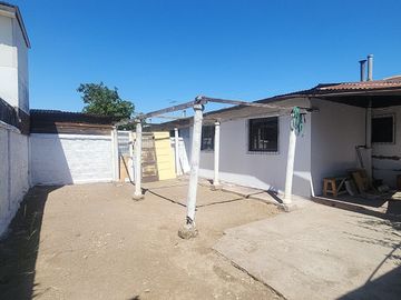 CASA EN VENTA 3 DORMITORIOS 1 BAÑO
