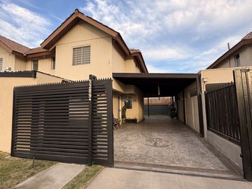 VENTA CASA 3HAB 3BA LAMPA