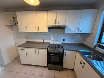 VENDE DPTO DE TRES DORMITORIOS Y UN BAÑO CERCA AVENIDA ALEM