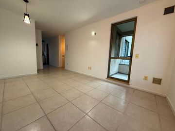 VENDE DPTO DE TRES DORMITORIOS Y UN BAÑO CERCA AVENIDA ALEM