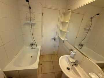 VENDE DPTO DE TRES DORMITORIOS Y UN BAÑO CERCA AVENIDA ALEM