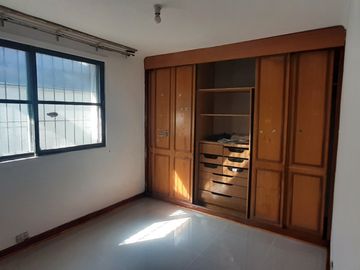 CASA 3 DORMITORIOS, 1 BAÑO, 3 ESTACIONAMIENTOS