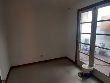 CASA 3 DORMITORIOS, 1 BAÑO, 3 ESTACIONAMIENTOS