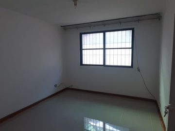 CASA 3 DORMITORIOS, 1 BAÑO, 3 ESTACIONAMIENTOS