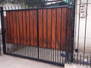 CASA 3 DORMITORIOS, 1 BAÑO, 3 ESTACIONAMIENTOS