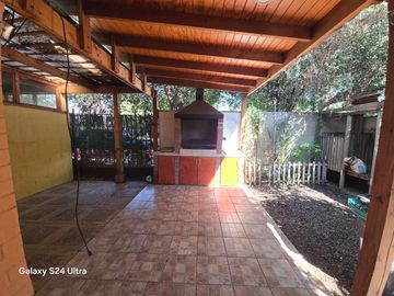 CASA ARRIENDO LO CAMPINO 3 DOR 2 BAÑOS 1 ESTACIONAMIENTO
