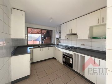 OPORTUNIDAD CASA EN CONDOMINIO ACEPTAN OFERTAS