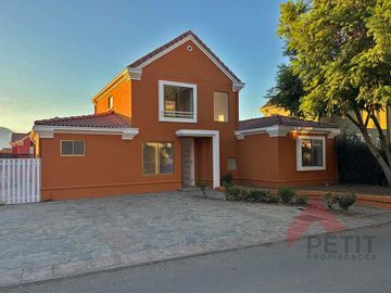 OPORTUNIDAD CASA EN CONDOMINIO ACEPTAN OFERTAS