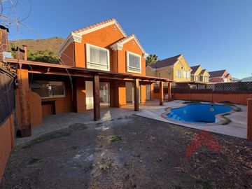 OPORTUNIDAD CASA EN CONDOMINIO ACEPTAN OFERTAS