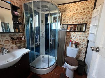 SE VENDE PROPIEDAD CON SIETE HABITACIONES