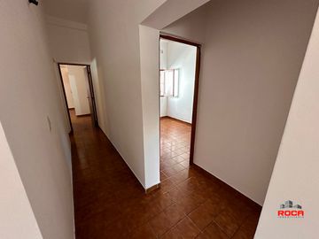 Casa en alquiler en Bajo La Viña – Esquina con excelente ubicación