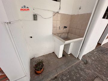 Casa en alquiler en Bajo La Viña – Esquina con excelente ubicación