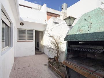 VENTA DEPARTAMENTO TIPO DUPLEX 3 DORM PATIO TANDIL