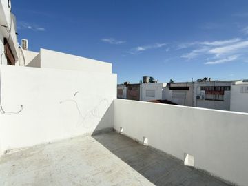 VENTA DEPARTAMENTO TIPO DUPLEX 3 DORM PATIO TANDIL