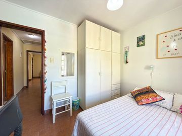 CASA CON PILETA, PARQUE Y DOS DORMITORIOS. TANDIL