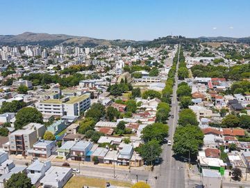 VENTA LOTE SOBRE AVENIDA PERÓN – IDEAL DESARROLLO