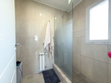VENTA IMPORTANTE CASA ZONA LAGO DEL FUERTE TANDIL