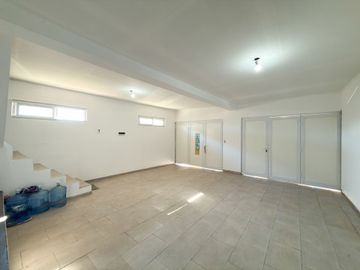 VENTA IMPORTANTE CASA ZONA LAGO DEL FUERTE TANDIL