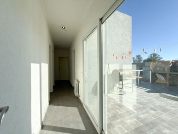 VENTA IMPORTANTE CASA ZONA LAGO DEL FUERTE TANDIL