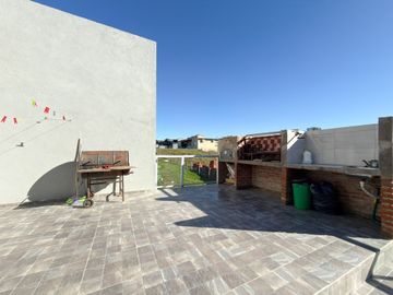 VENTA IMPORTANTE CASA ZONA LAGO DEL FUERTE TANDIL