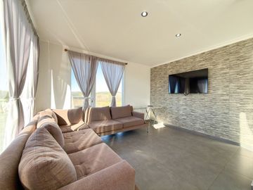 VENTA IMPORTANTE CASA ZONA LAGO DEL FUERTE TANDIL