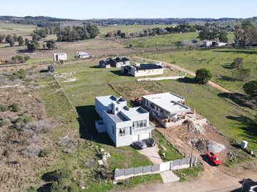 VENTA IMPORTANTE CASA ZONA LAGO DEL FUERTE TANDIL