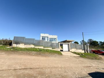VENTA IMPORTANTE CASA ZONA LAGO DEL FUERTE TANDIL