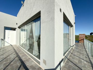 VENTA IMPORTANTE CASA ZONA LAGO DEL FUERTE TANDIL